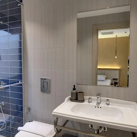 21 Ξενοδοχείο *